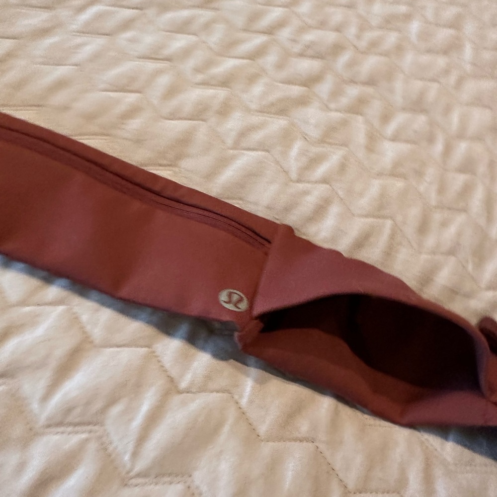 Lululemon Fast and Free Running Belt - Picture 3 of 4